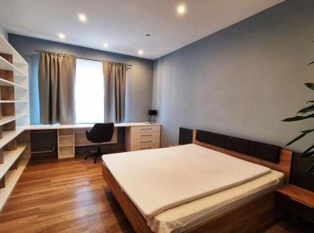 Pronájem bytu, 3+kk, 95 m²