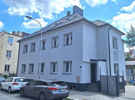 Pronájem kanceláře, 91 m²