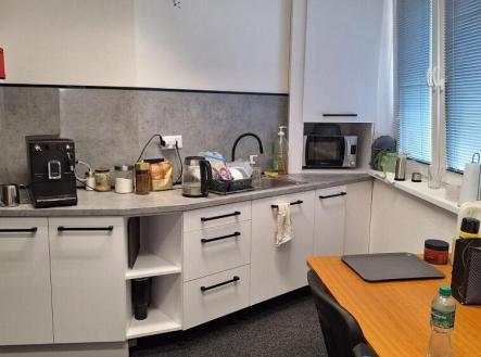 Pronájem kanceláře, 91 m²