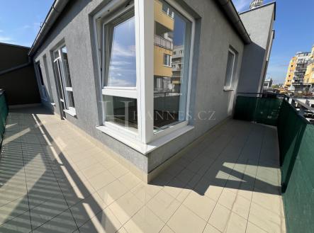 Pronájem bytu, 2+kk, 66 m²