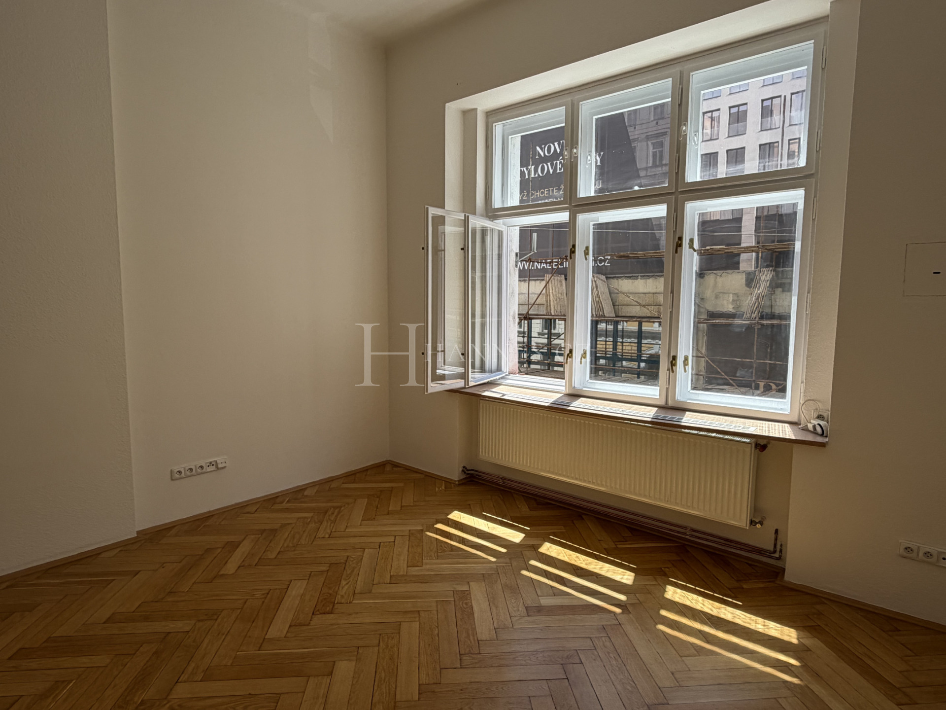 Pěkný a prostorný 3+1, 105m² + lodžie 5m², po rekonstrukci, jen 1 minutu chůze od metra B - Anděl