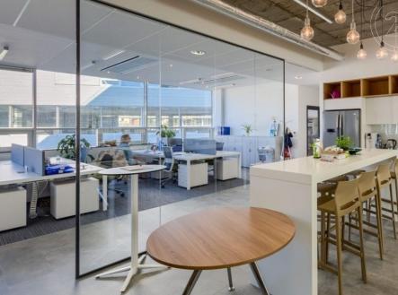 Pronájem kanceláře, 517 m²