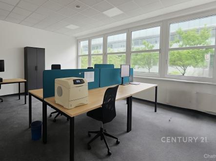 Pronájem kanceláře, 740 m²