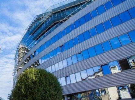 Pronájem kanceláře, 883 m²