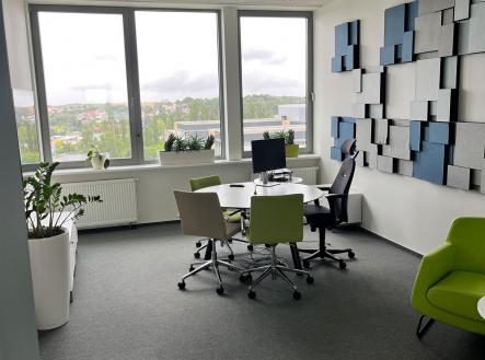 Pronájem kanceláře, 436 m²