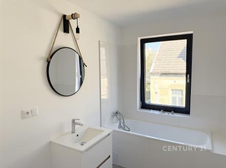 Pronájem bytu, 3+kk, 70 m²