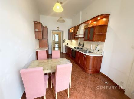 Pronájem bytu, 3+1, 109 m²