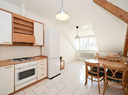 Prodej bytu, 2+1, 104 m²