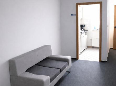 Pronájem kanceláře, 350 m²