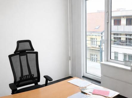 Pronájem kanceláře, 350 m²