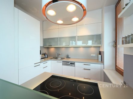 Prodej, byt 2+kk s třemi terasami, 60 m² - Dolní Břežany, Praha - západ