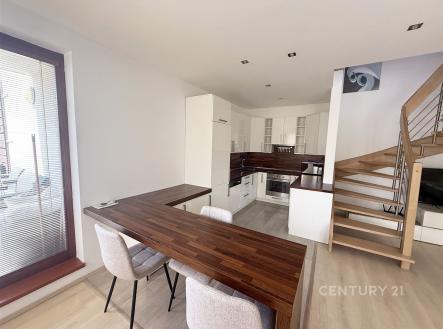 Pronájem bytu, 3+kk, 101 m²