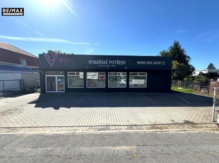 Pronájem obchodní prostor, 400 m²