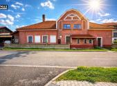 Pronájem obchodní prostory, 159 m²