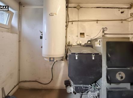 kotel na tuhá paliva