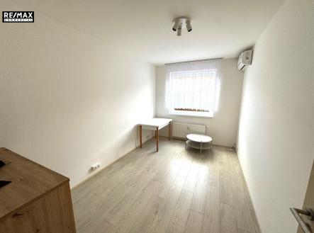 Pronájem bytu, 3+kk, 65 m²