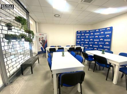 Pronájem obchodní prostor, 55 m²