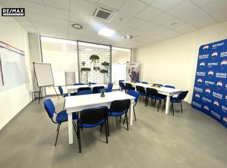 Pronájem obchodní prostory, 55 m²