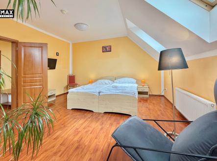 Prodej hotel, 1 360 m²