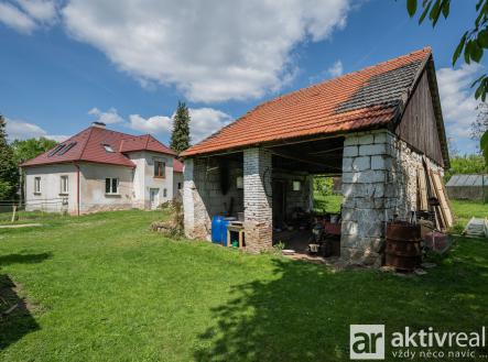 Prodej - dům/vila, 860 m²