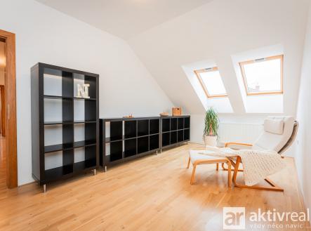 Pronájem bytu, 4+kk, 127 m²