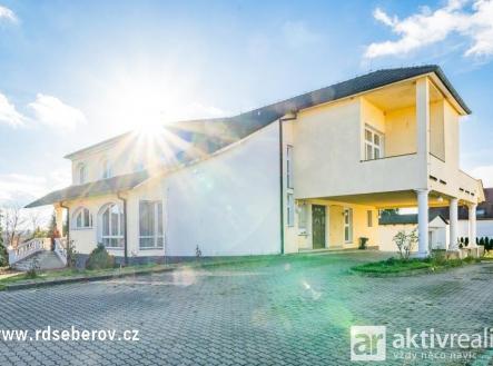 Prodej domu/vily, 1 093 m²