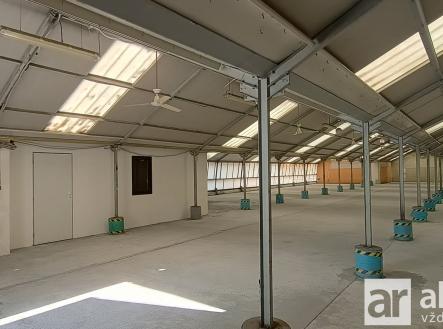 Pronájem komerčního objektu, sklad, 726 m²