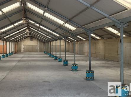 Pronájem komerčního objektu, sklad, 726 m²