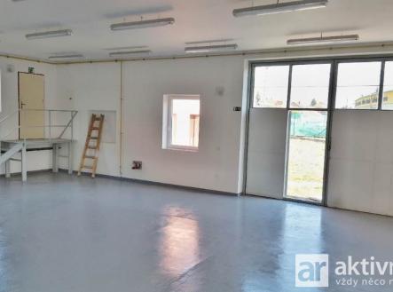 Pronájem komerčního objektu, sklad, 316 m²