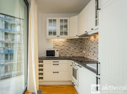Pronájem bytu, 1+kk, 38 m²