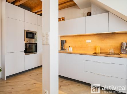 Pronájem bytu, 1+kk, 64 m²