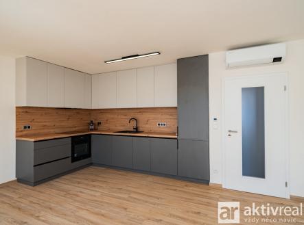Pronájem bytu, 2+kk, 62 m²