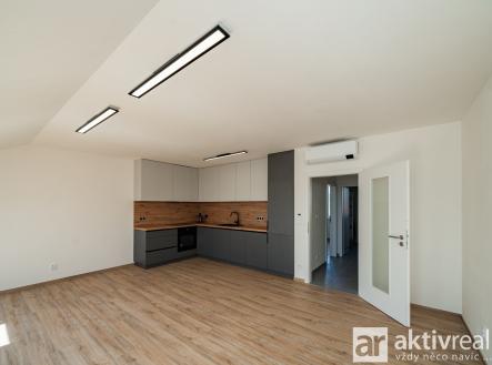 Pronájem bytu, 2+kk, 62 m²
