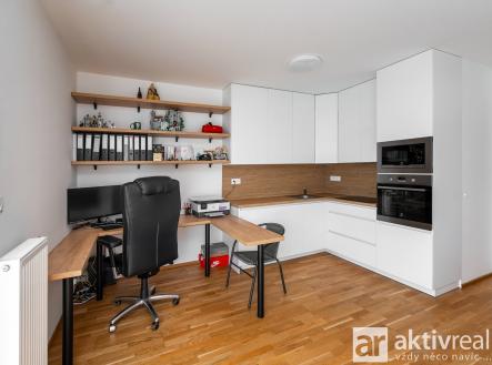 Pronájem bytu, 1+kk, 38 m²