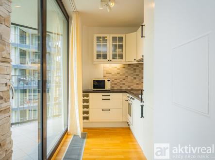 Pronájem bytu, 1+kk, 38 m²
