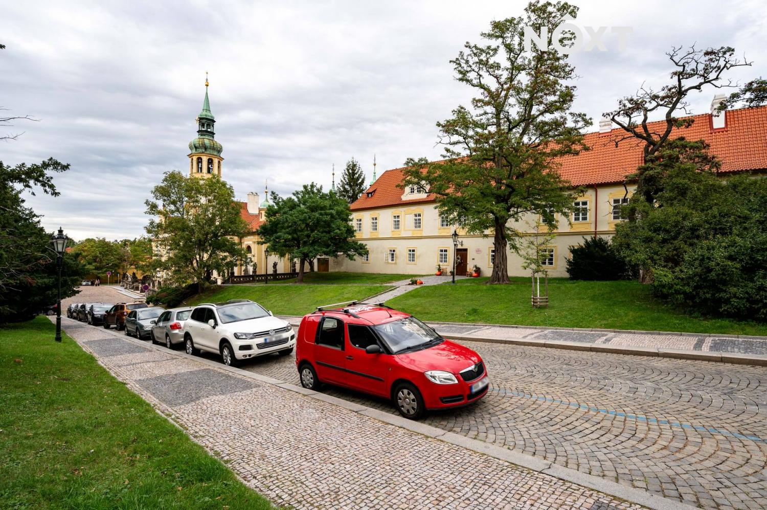 Prodej komerční Ubytování, 562㎡|Hlavní město Praha, Praha, Praha 1, Hradčany, Loretánská 102/8, 1180