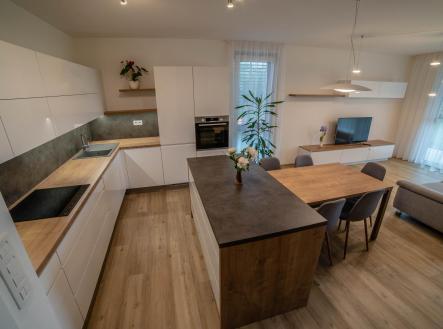 Pronájem bytu, 3+kk, 106 m²