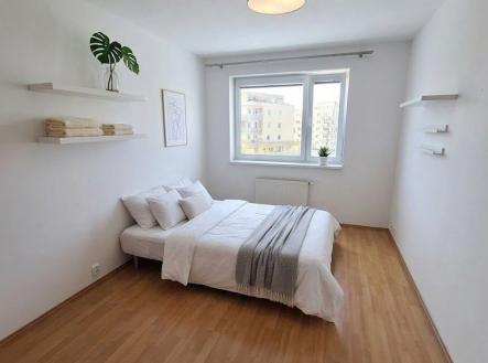 Pronájem bytu, 3+kk, 80 m²