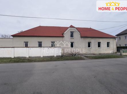 Prodej - dům/vila, 453 m²