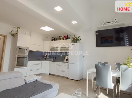 Pronájem bytu, 4+kk, 90 m²