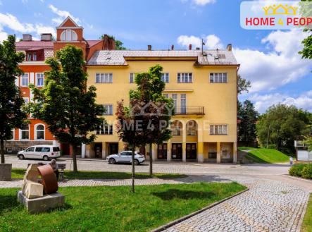 Pronájem - komerční objekt, obchodní centrum, 731 m²