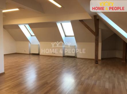 Pronájem kanceláře, 140 m²