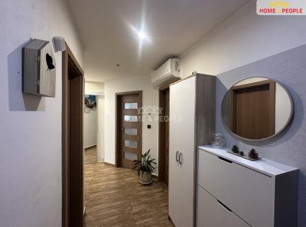 Pronájem bytu, 3+kk, 68 m²