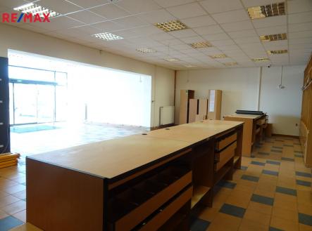 Pronájem skladovací prostor, 400 m²