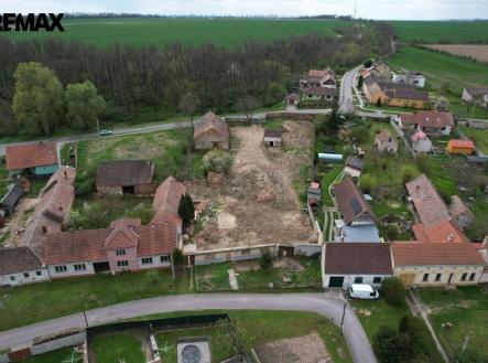 Prodej pozemku pro bydlení, 1 842 m²