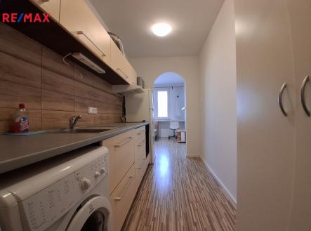 Pronájem bytu, 1+kk, 32 m²