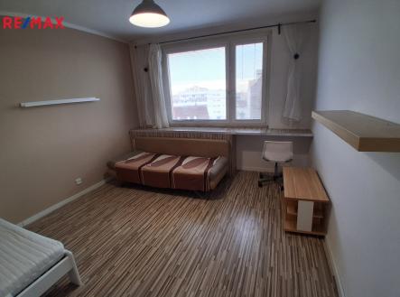 Pronájem bytu, 1+kk, 32 m²