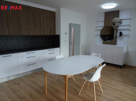 Pronájem bytu, 1+kk, 58 m²