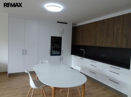 Pronájem bytu, 1+kk, 58 m²