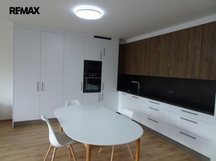Pronájem bytu, 1+kk, 58 m²